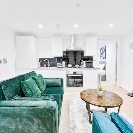 Modern 1 Bed Apartment In Burton-On-Trent Extérieur photo