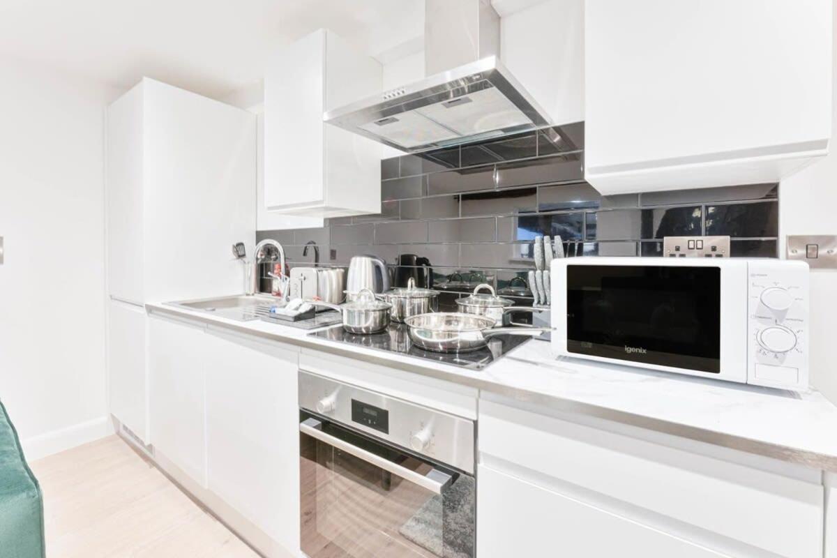 Modern 1 Bed Apartment In Burton-On-Trent Extérieur photo