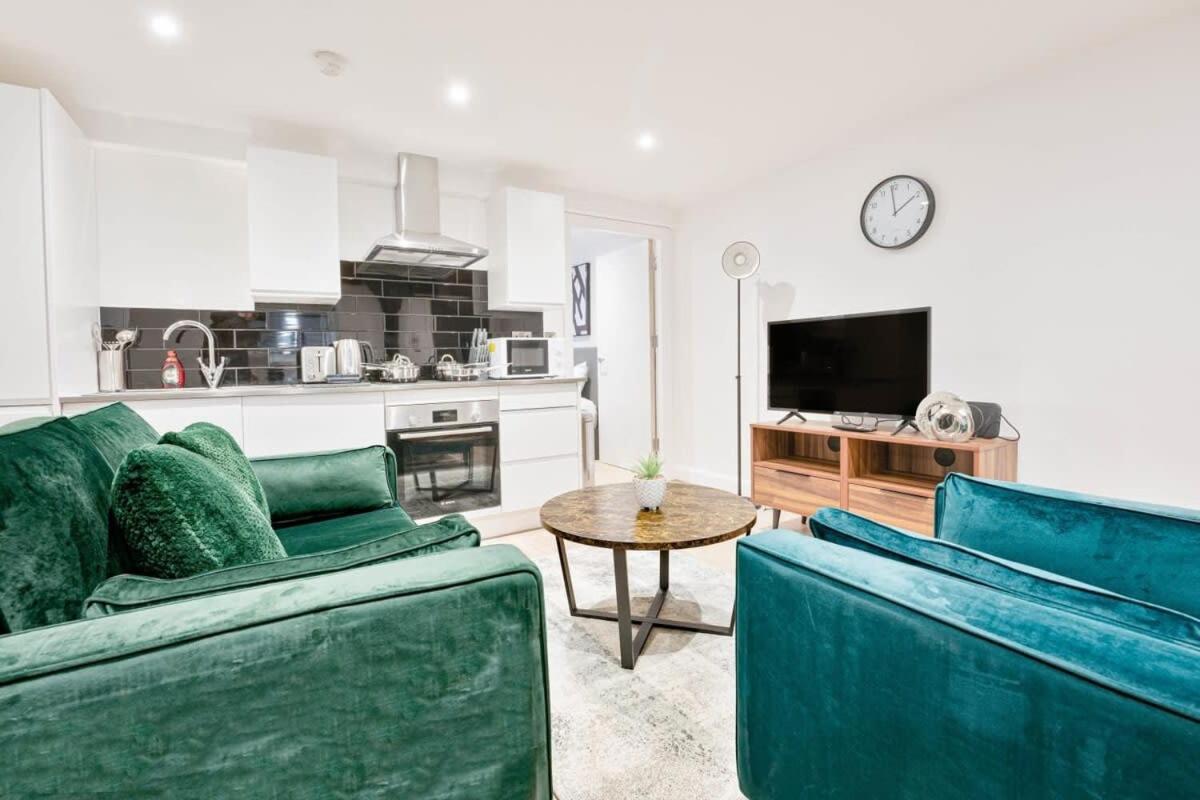 Modern 1 Bed Apartment In Burton-On-Trent Extérieur photo