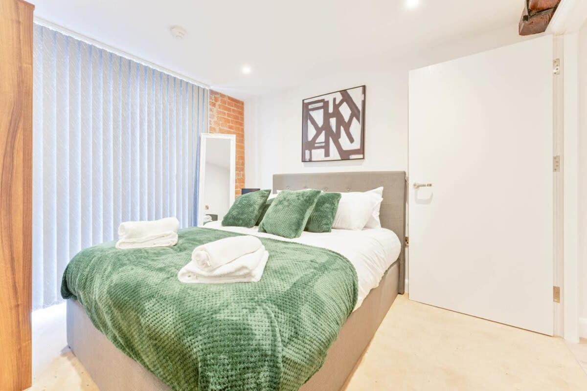 Modern 1 Bed Apartment In Burton-On-Trent Extérieur photo