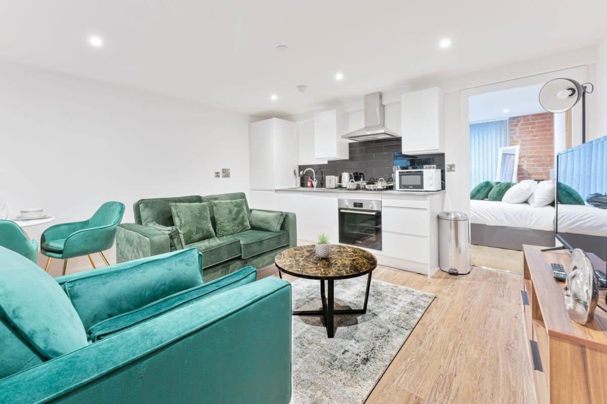 Modern 1 Bed Apartment In Burton-On-Trent Extérieur photo