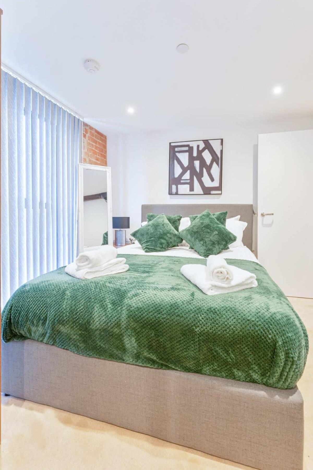 Modern 1 Bed Apartment In Burton-On-Trent Extérieur photo